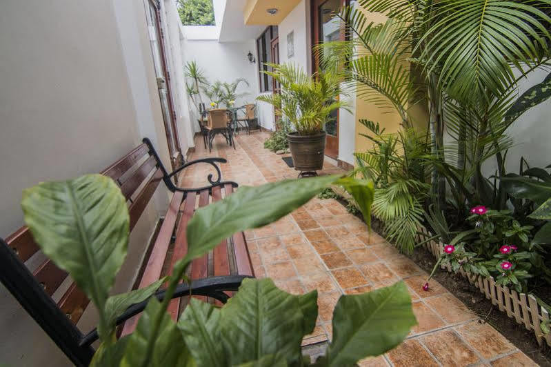 El Centurion Hotel Трухильо Екстериор снимка