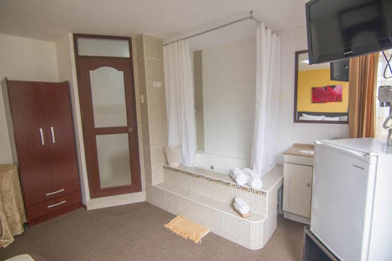 El Centurion Hotel Трухильо Екстериор снимка